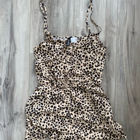 H&M Leopard Romper - Picture 3 of 4